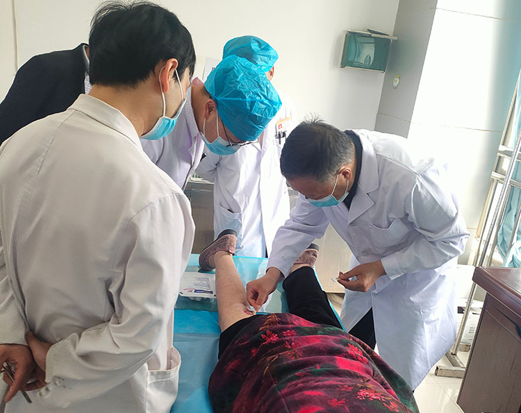 风险久久久久久亚洲精品影院