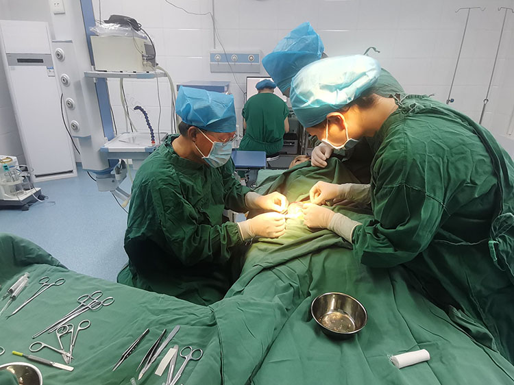 风险久久久久久亚洲精品影院