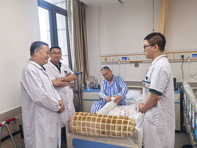 风险久久久久久亚洲精品影院