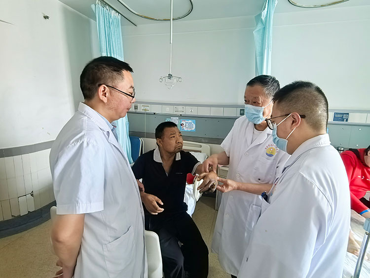 风险久久久久久亚洲精品影院