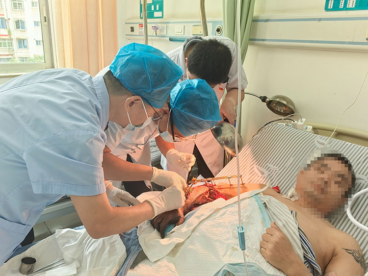 风险久久久久久亚洲精品影院