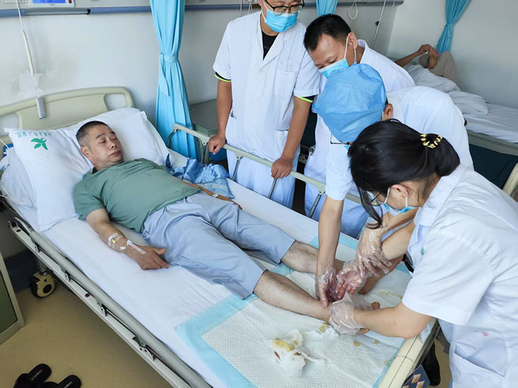 风险久久久久久亚洲精品影院