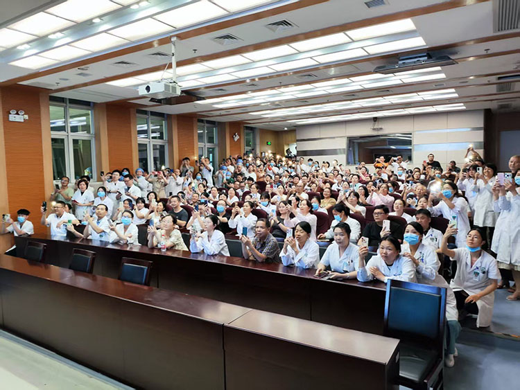 风险久久久久久亚洲精品影院