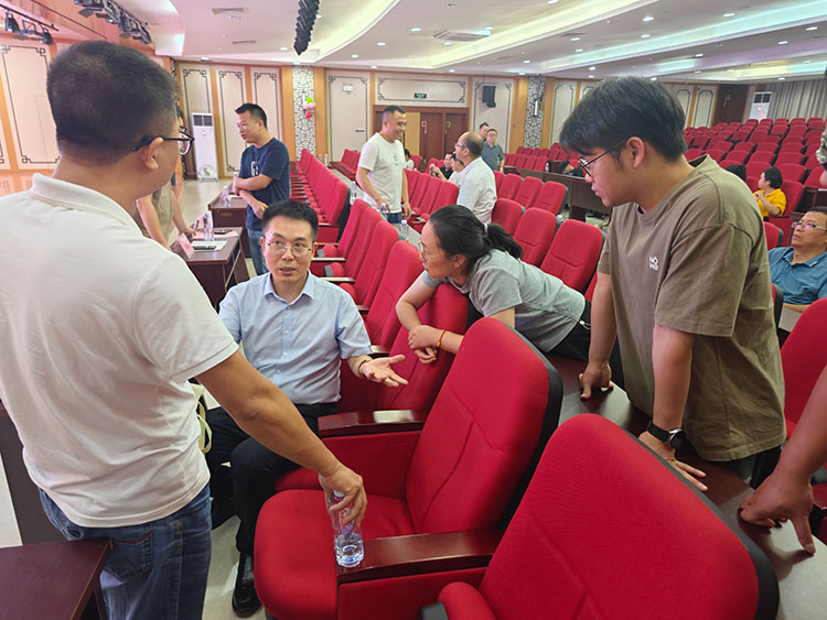 风险久久久久久亚洲精品影院