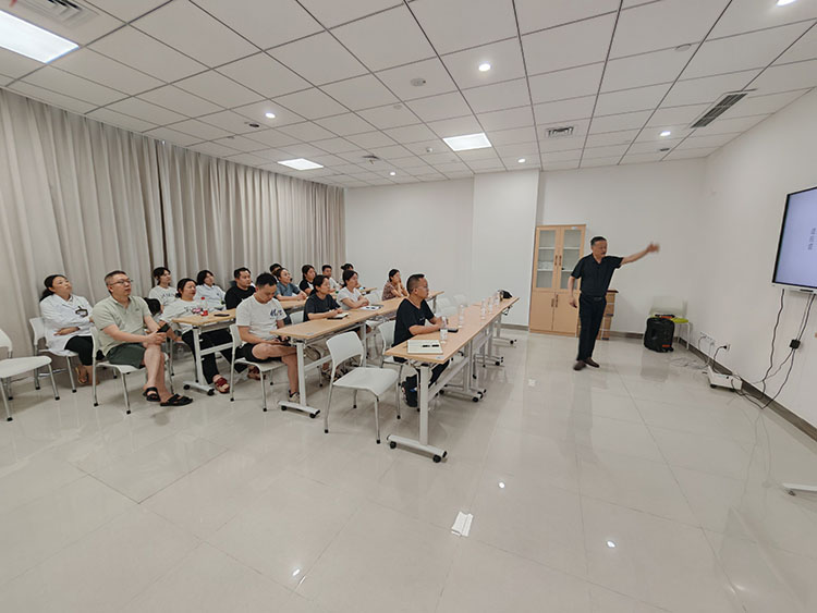 风险久久久久久亚洲精品影院