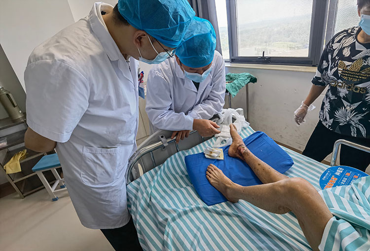 风险久久久久久亚洲精品影院