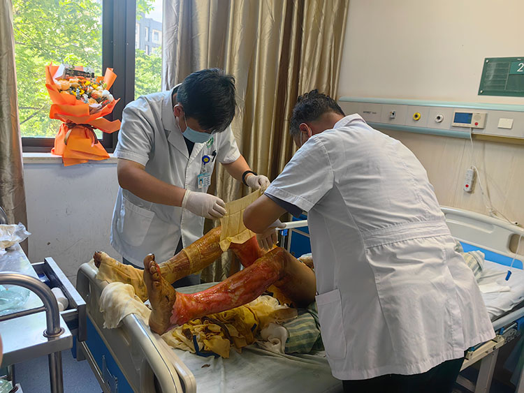 风险久久久久久亚洲精品影院