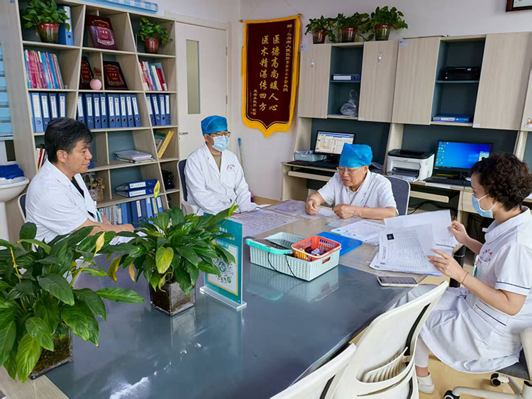 风险久久久久久亚洲精品影院