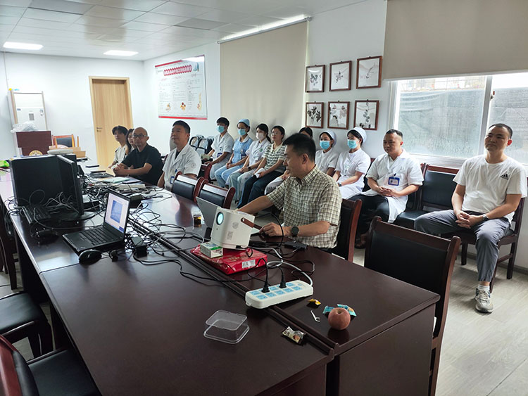 风险久久久久久亚洲精品影院