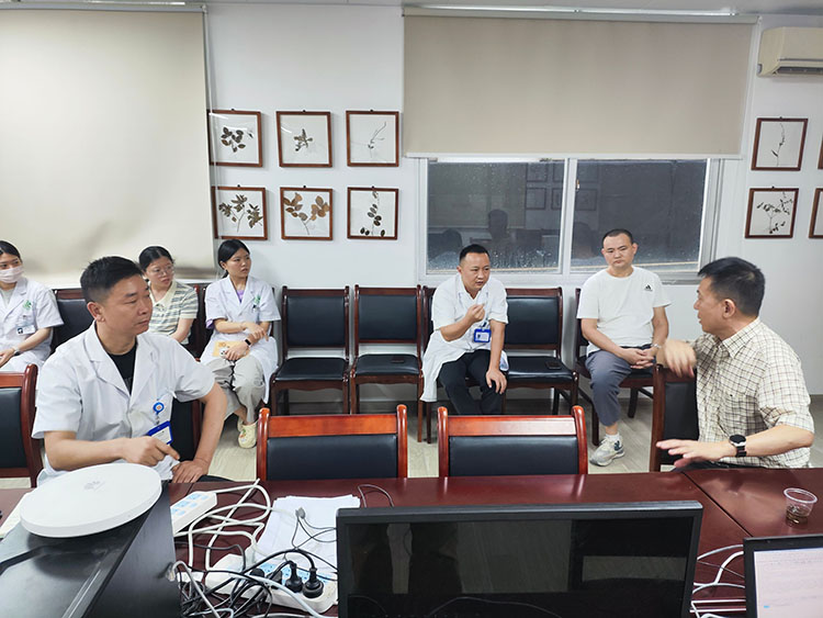 风险久久久久久亚洲精品影院