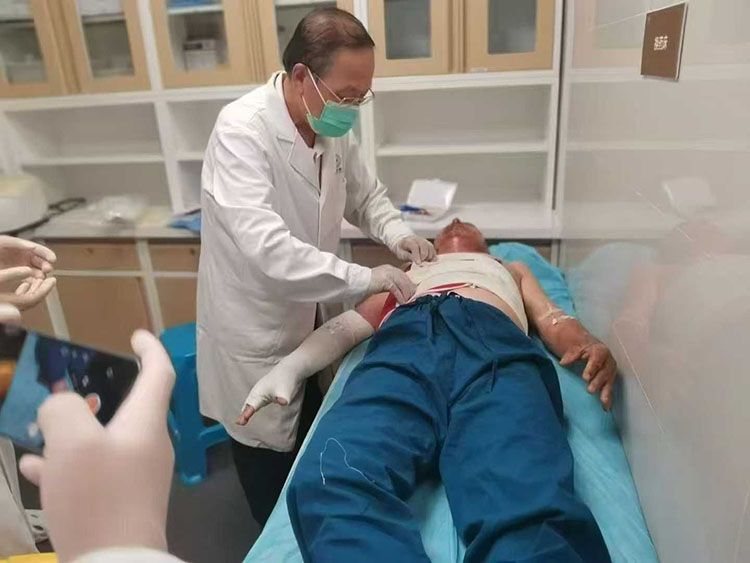 风险久久久久久亚洲精品影院