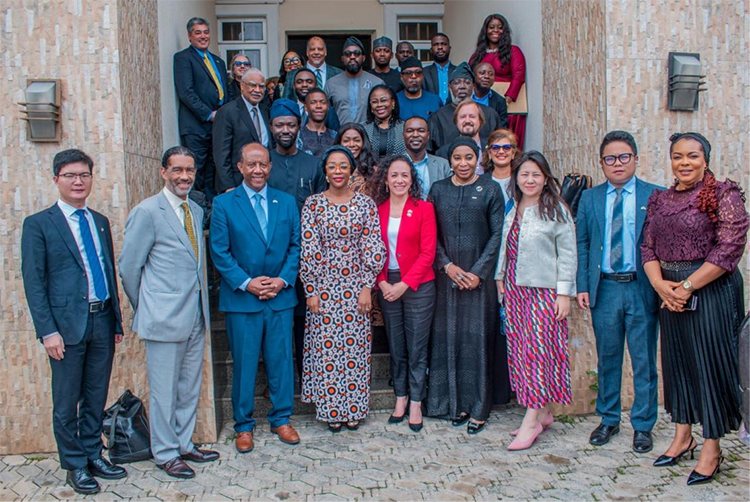 风险久久久久久亚洲精品影院