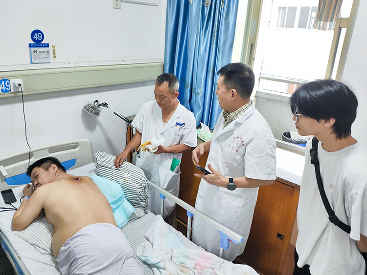 风险久久久久久亚洲精品影院