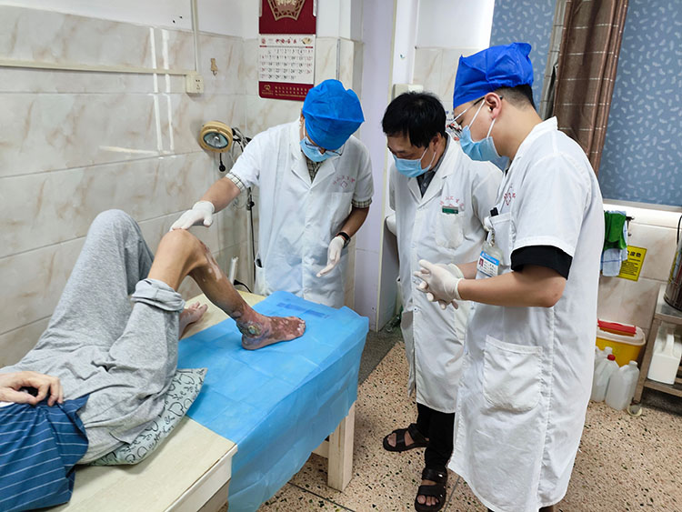 风险久久久久久亚洲精品影院