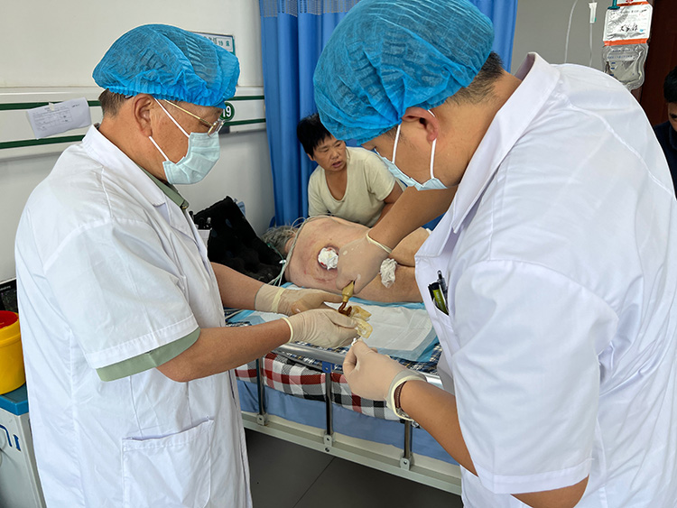 风险久久久久久亚洲精品影院