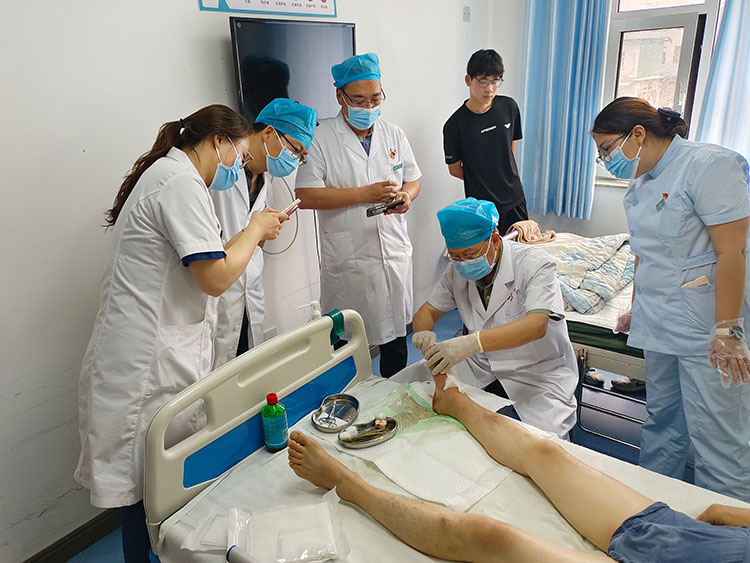 风险久久久久久亚洲精品影院