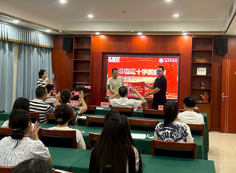 风险久久久久久亚洲精品影院