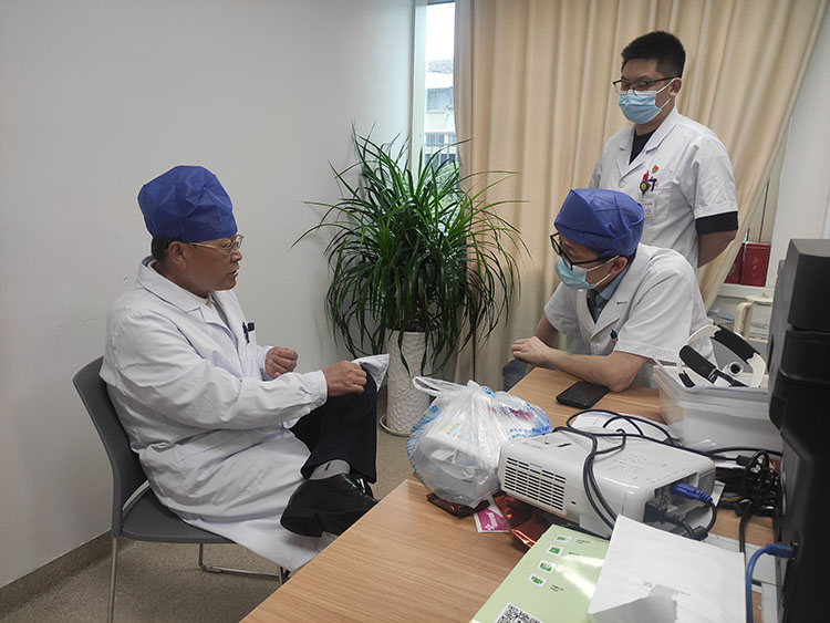 风险久久久久久亚洲精品影院