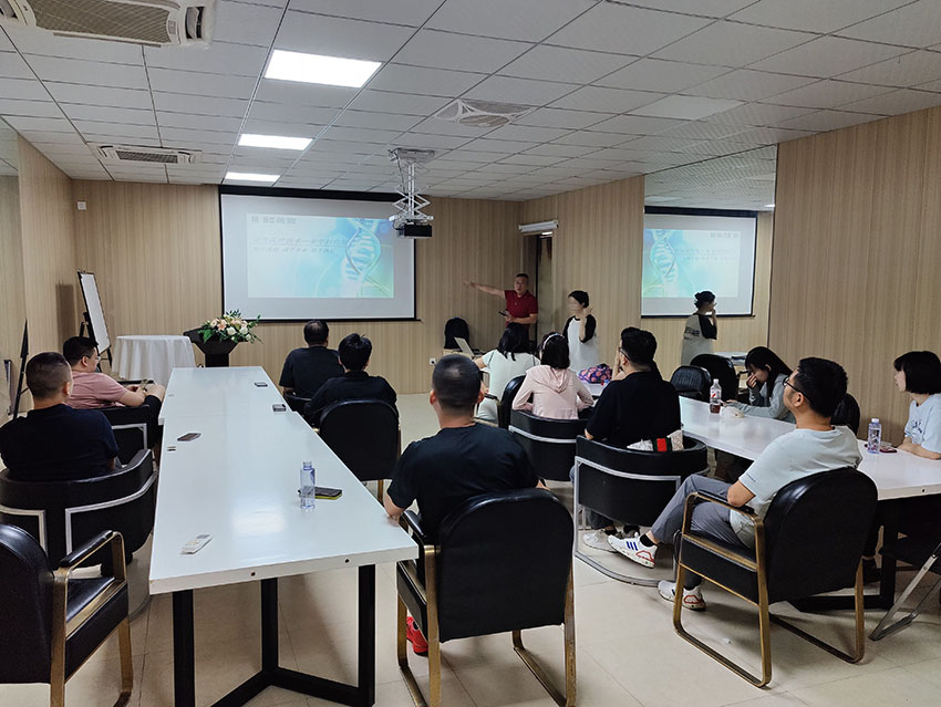 风险久久久久久亚洲精品影院