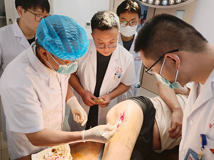 风险久久久久久亚洲精品影院