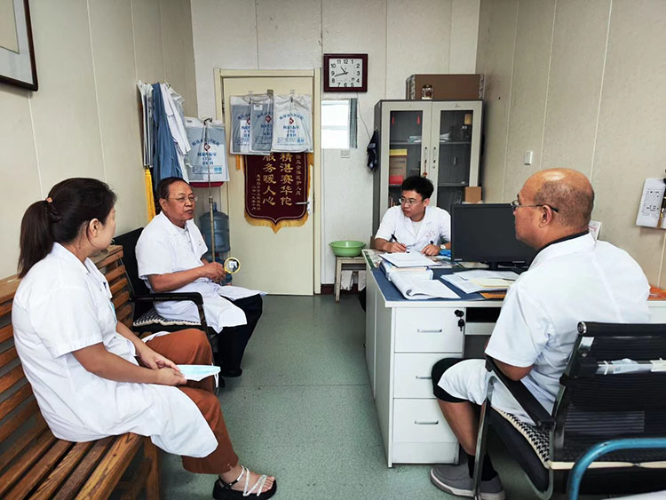 风险久久久久久亚洲精品影院