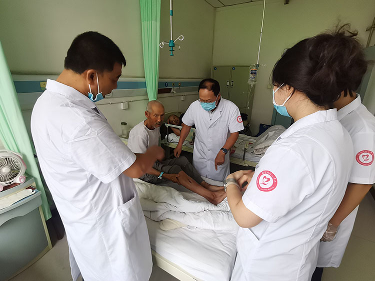 风险久久久久久亚洲精品影院