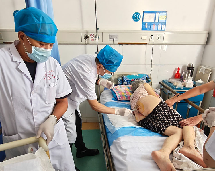 风险久久久久久亚洲精品影院