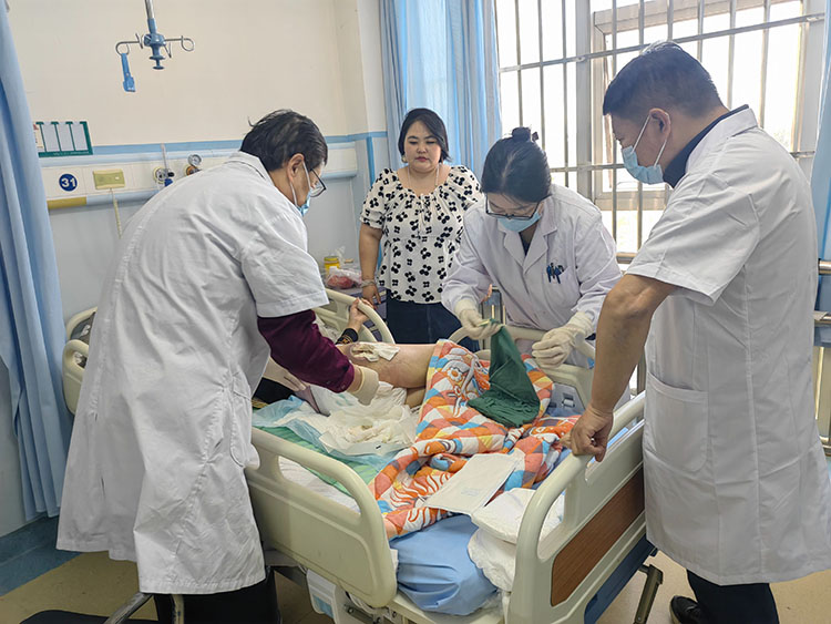 风险久久久久久亚洲精品影院