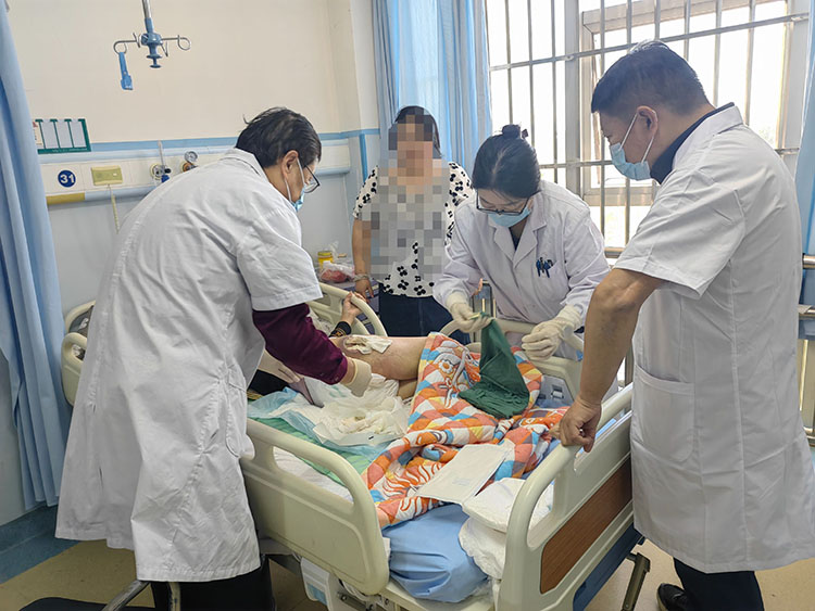 风险久久久久久亚洲精品影院