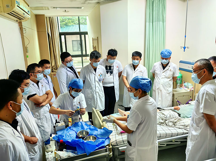 风险久久久久久亚洲精品影院