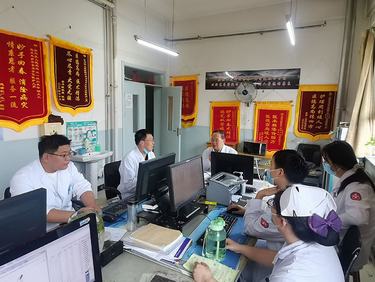 风险久久久久久亚洲精品影院