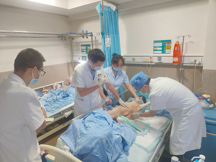 风险久久久久久亚洲精品影院