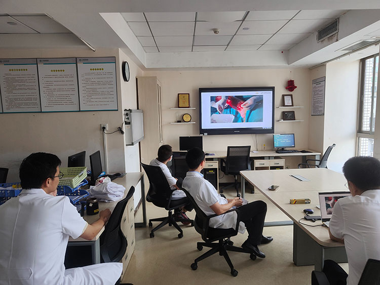 风险久久久久久亚洲精品影院