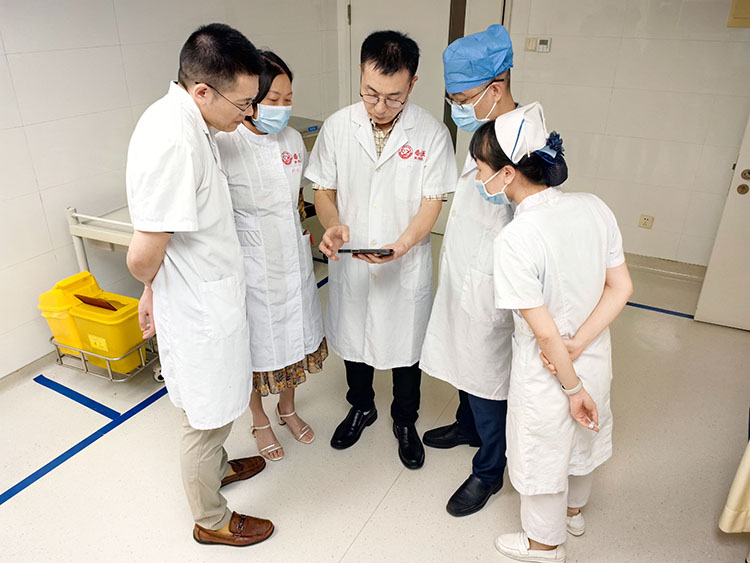 风险久久久久久亚洲精品影院