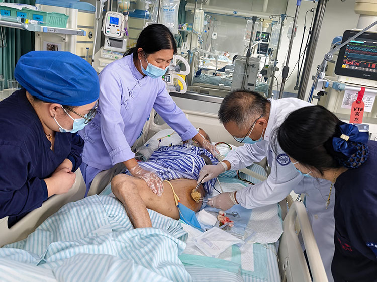 风险久久久久久亚洲精品影院