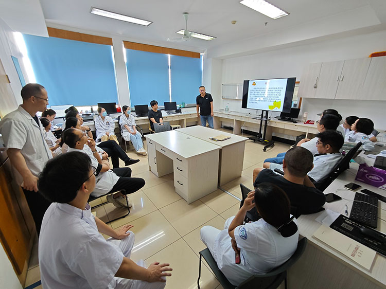 风险久久久久久亚洲精品影院