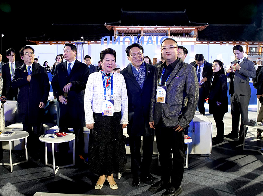 风险久久久久久亚洲精品影院