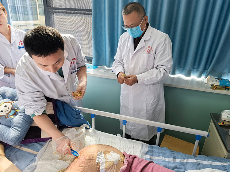 风险久久久久久亚洲精品影院