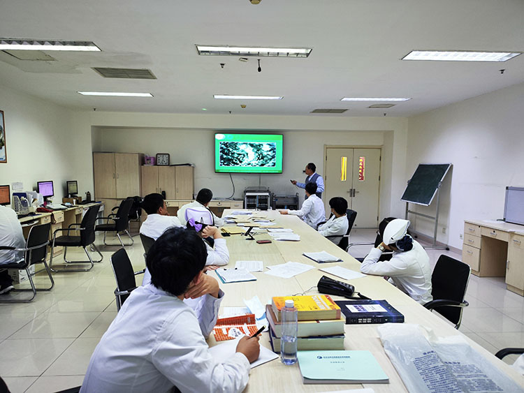 风险久久久久久亚洲精品影院