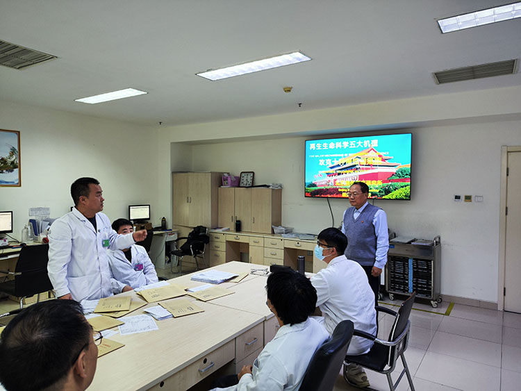 风险久久久久久亚洲精品影院