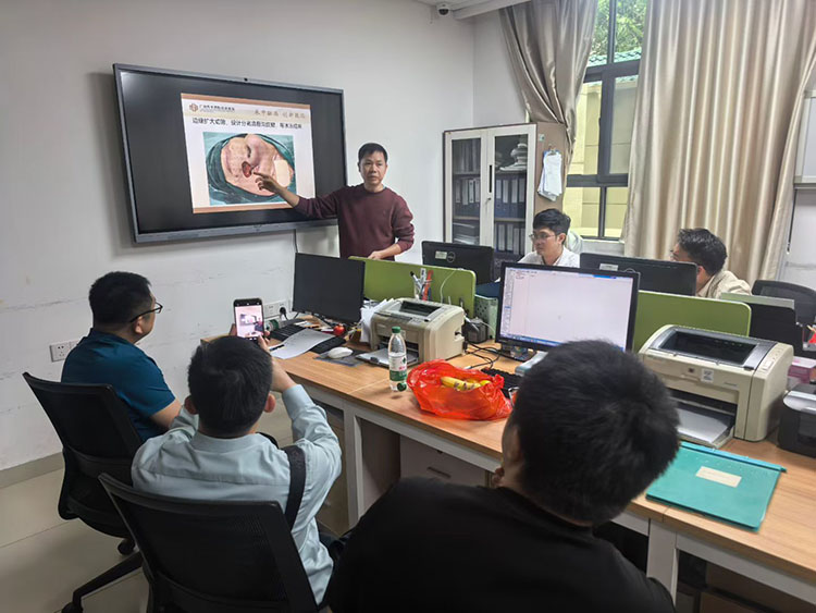 风险久久久久久亚洲精品影院