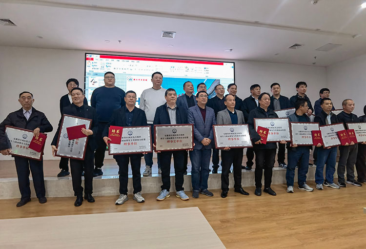 风险久久久久久亚洲精品影院