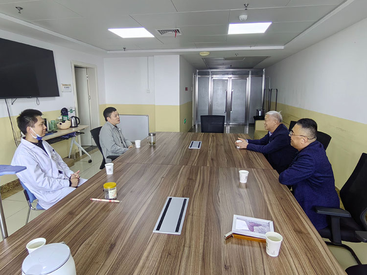 风险久久久久久亚洲精品影院