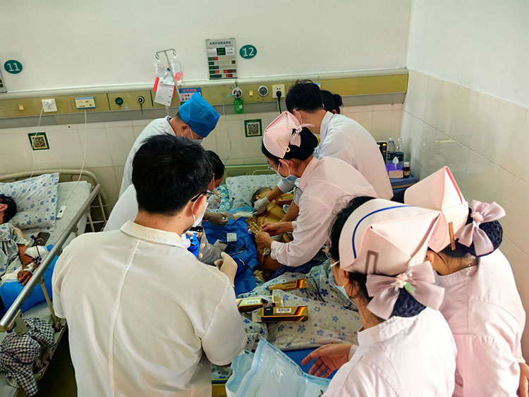 风险久久久久久亚洲精品影院