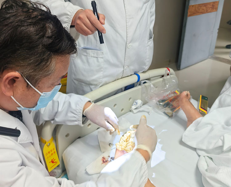 风险久久久久久亚洲精品影院