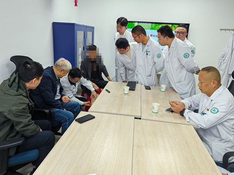 风险久久久久久亚洲精品影院