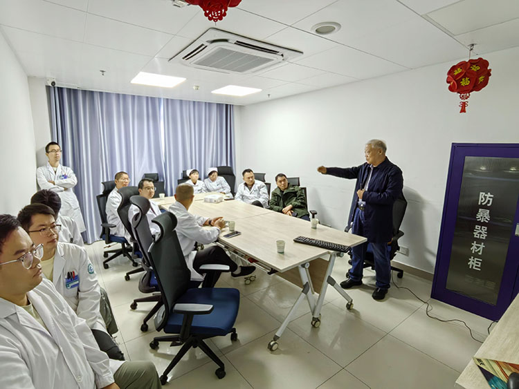 风险久久久久久亚洲精品影院