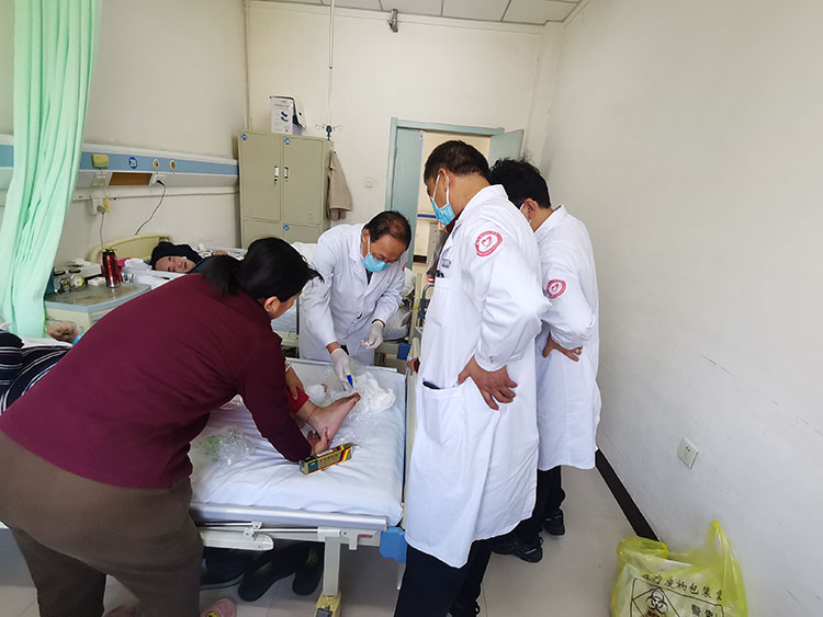 风险久久久久久亚洲精品影院