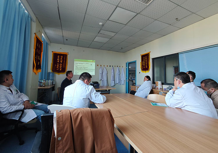 风险久久久久久亚洲精品影院