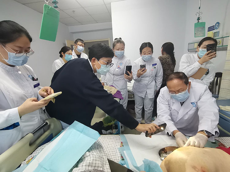 风险久久久久久亚洲精品影院